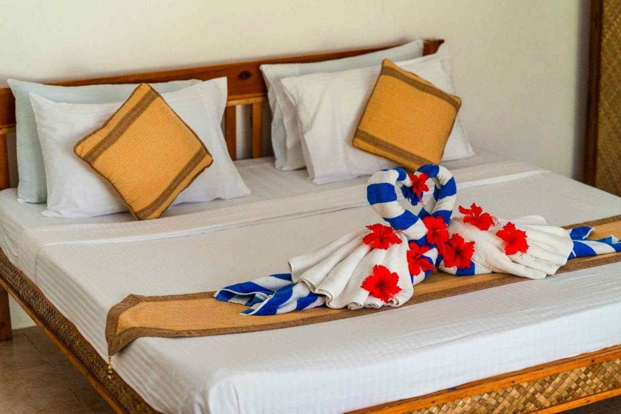 Romantic Beach Villas General Luna  Luaran gambar